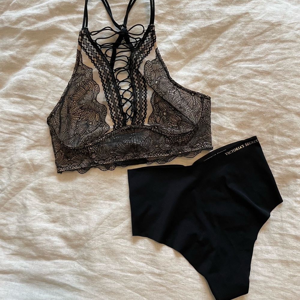 Victoria Secret Black Lace up Halter Bralette • XS